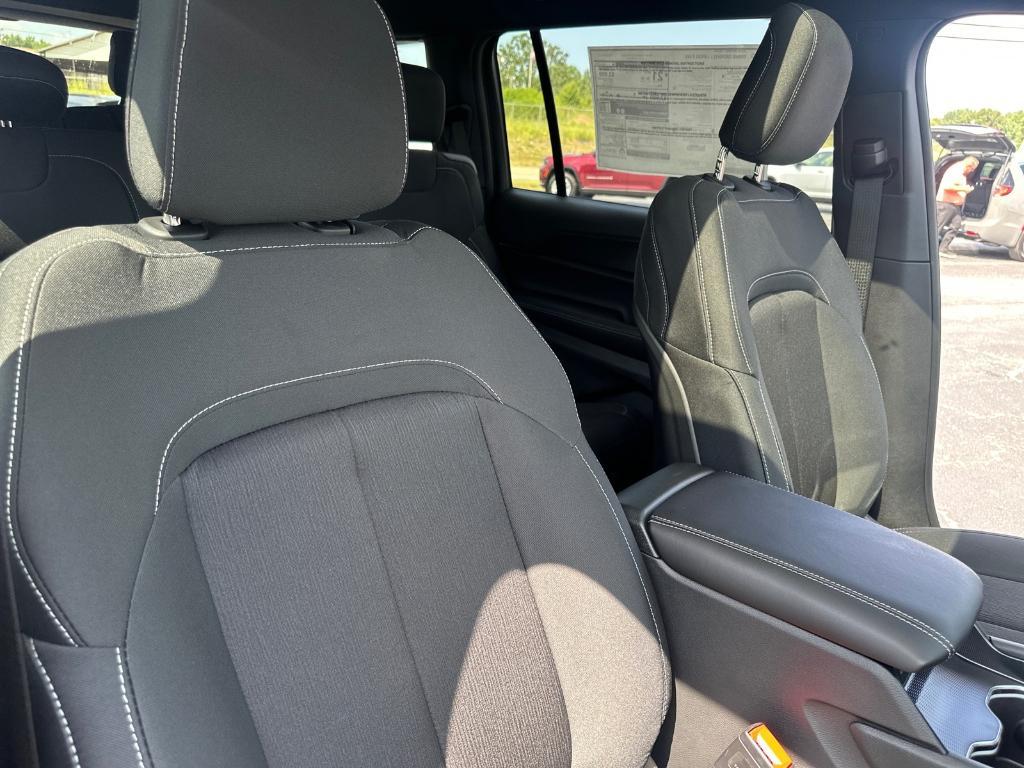 new 2025 Jeep Grand Cherokee L car, priced at $45,095