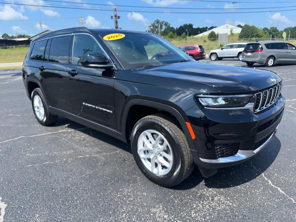 new 2025 Jeep Grand Cherokee L car, priced at $45,095