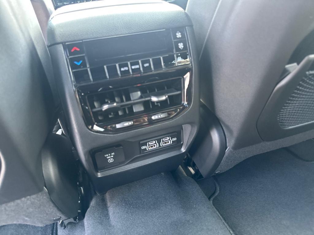 new 2025 Jeep Grand Cherokee L car, priced at $45,095