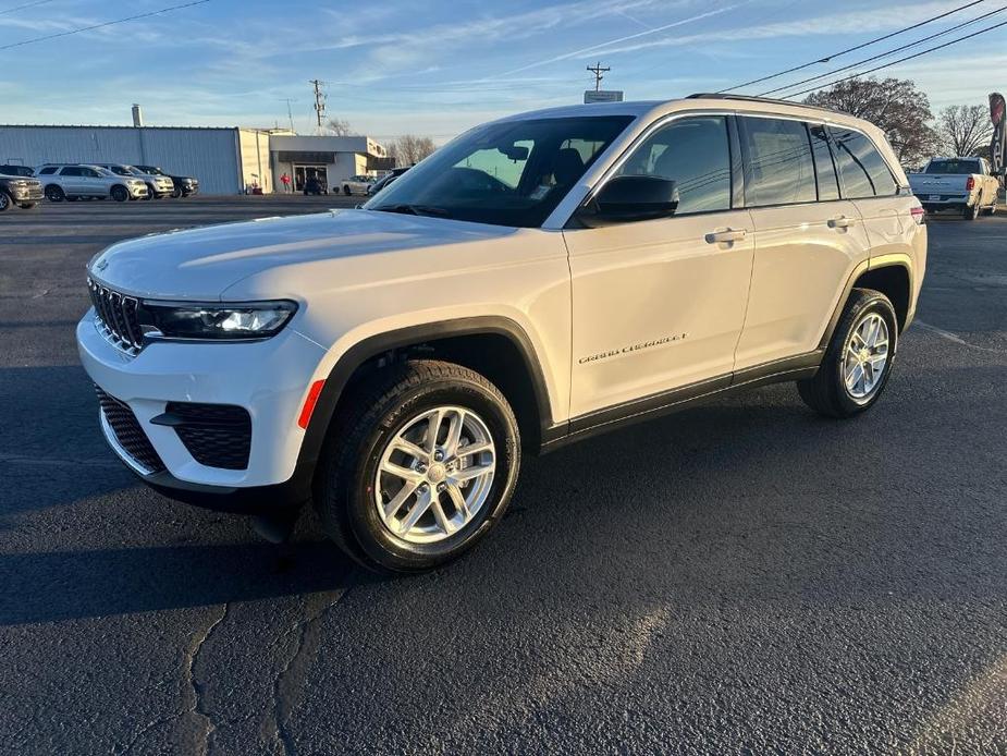 new 2025 Jeep Grand Cherokee car, priced at $42,075