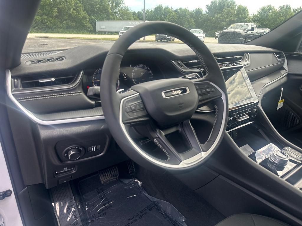 new 2025 Jeep Grand Cherokee L car, priced at $43,924