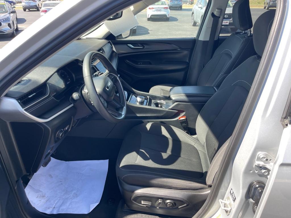 used 2023 Jeep Grand Cherokee car, priced at $29,077