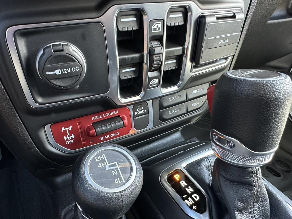 new 2025 Jeep Gladiator car, priced at $50,940
