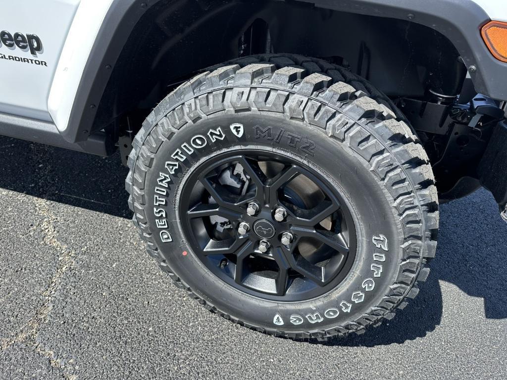 new 2025 Jeep Gladiator car, priced at $50,940