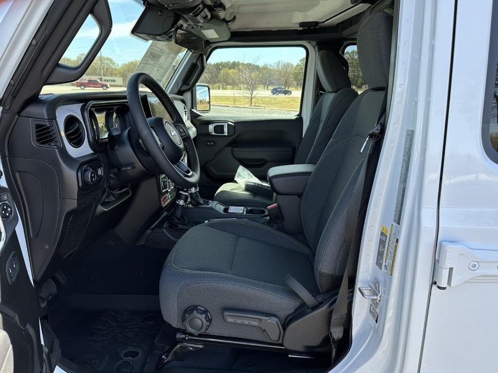 new 2025 Jeep Gladiator car, priced at $50,940
