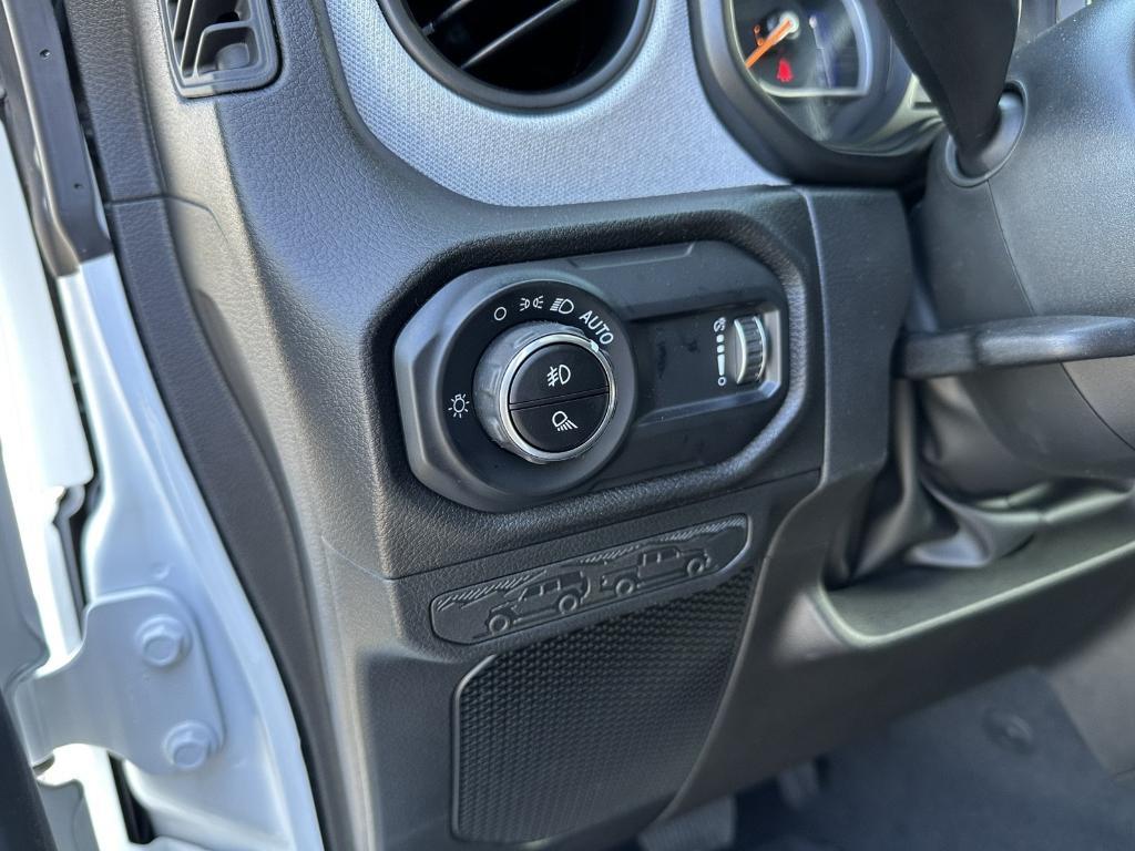 new 2025 Jeep Gladiator car, priced at $50,940