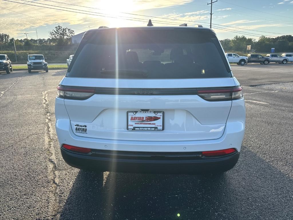 new 2025 Jeep Grand Cherokee car, priced at $46,330