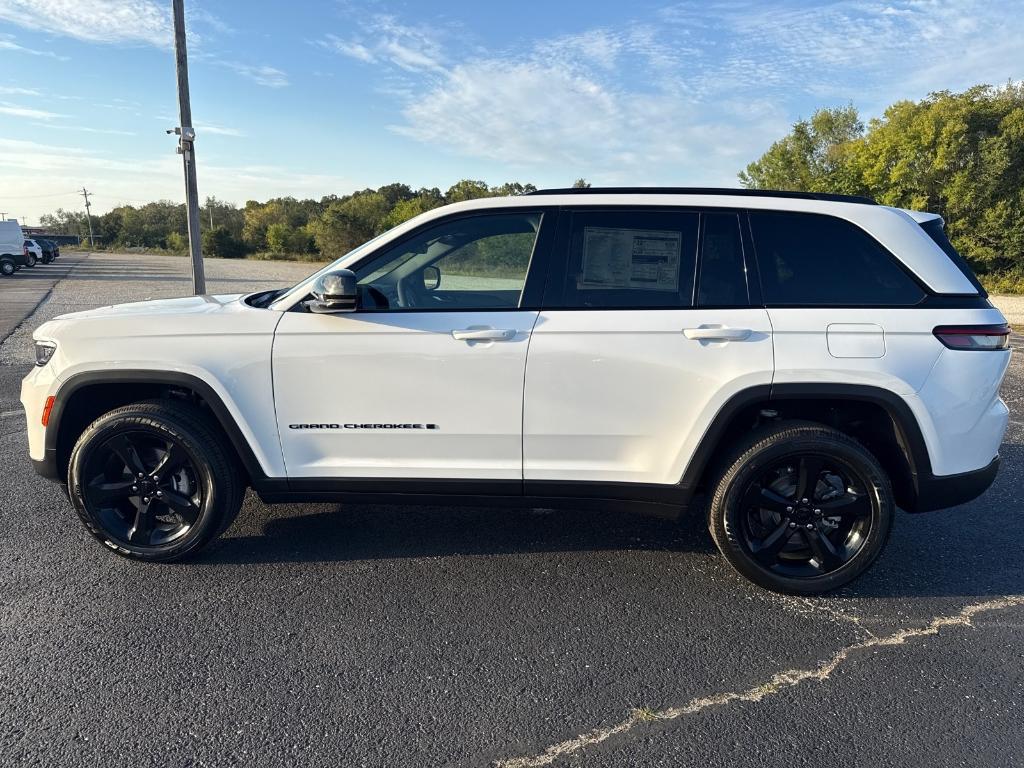 new 2025 Jeep Grand Cherokee car, priced at $46,330