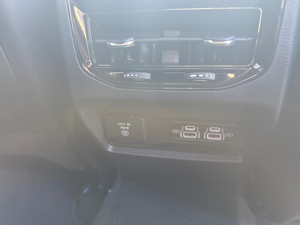new 2025 Jeep Grand Cherokee car, priced at $46,330