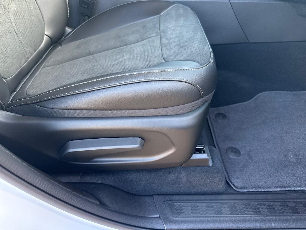 new 2025 Jeep Grand Cherokee car, priced at $46,330