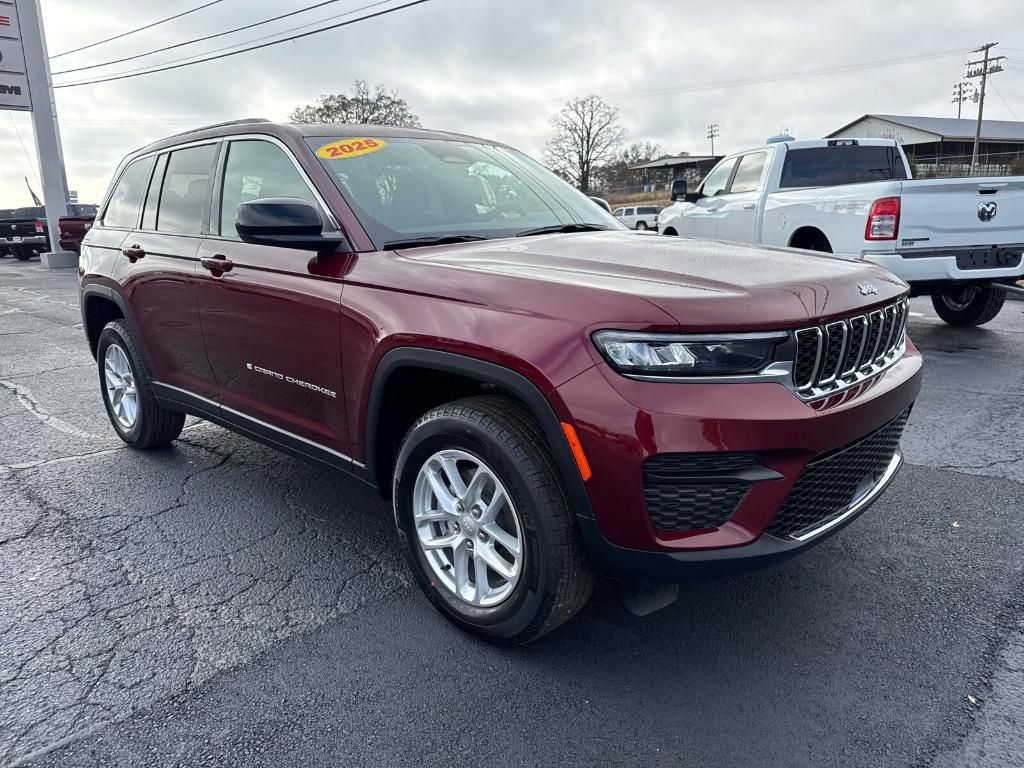 new 2025 Jeep Grand Cherokee car, priced at $42,670