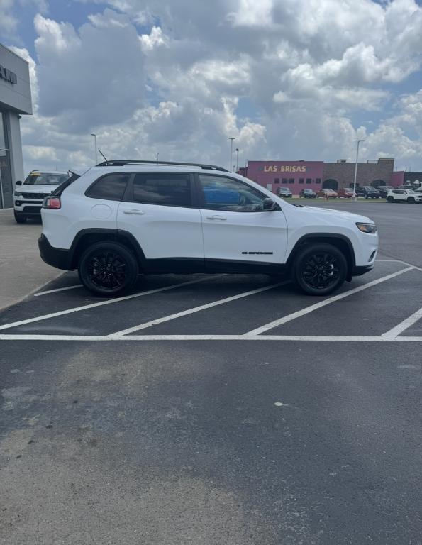 used 2023 Jeep Cherokee car, priced at $25,377