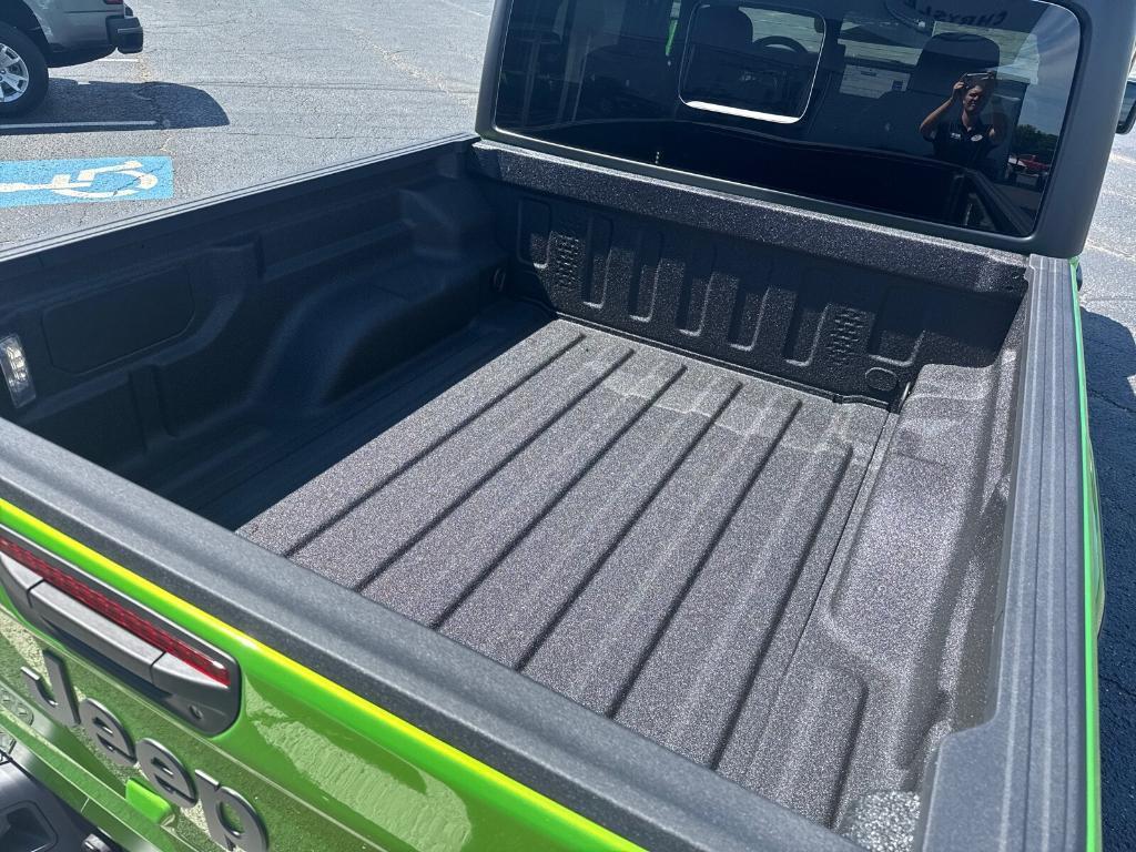new 2025 Jeep Gladiator car, priced at $49,630
