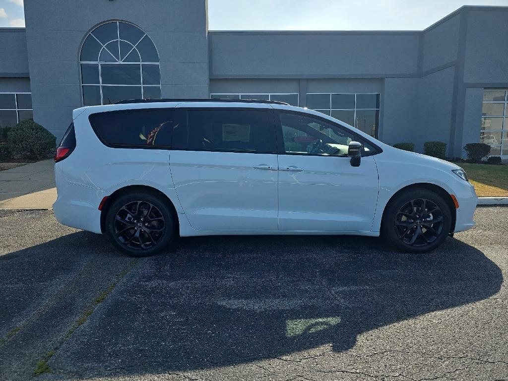 new 2026 Chrysler Pacifica car, priced at $53,108