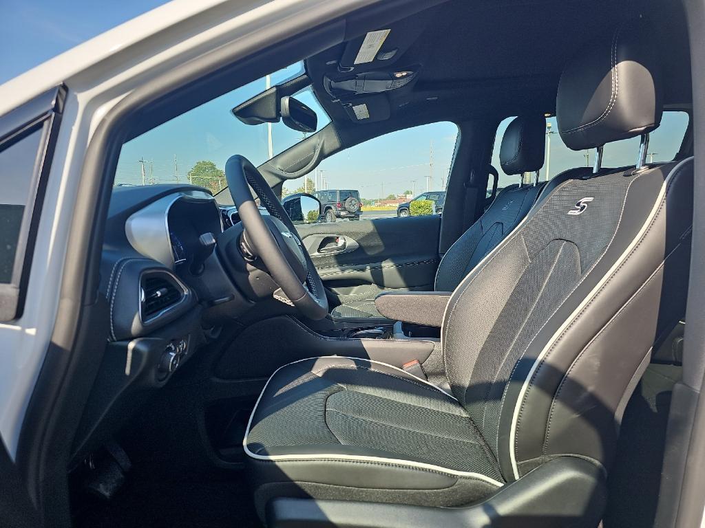 new 2026 Chrysler Pacifica car, priced at $53,108