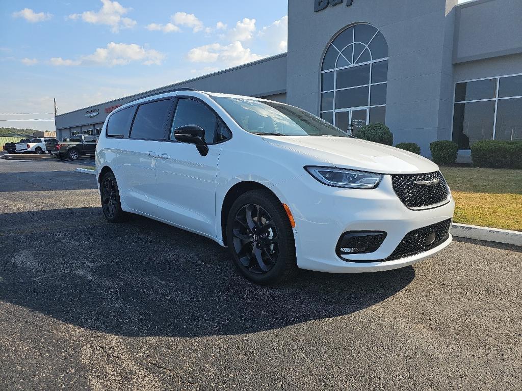 new 2026 Chrysler Pacifica car, priced at $53,108