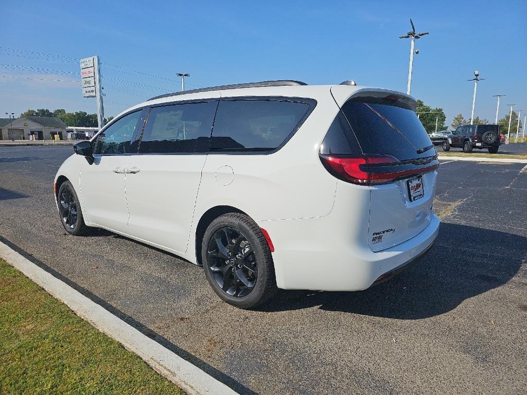 new 2026 Chrysler Pacifica car, priced at $53,108