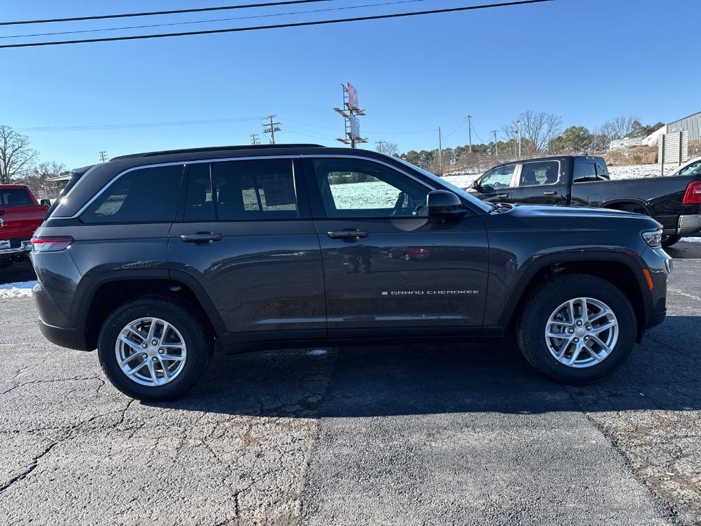 new 2025 Jeep Grand Cherokee car, priced at $43,427