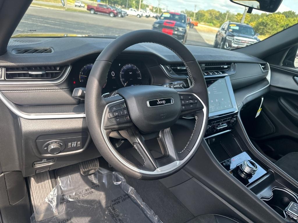 new 2025 Jeep Grand Cherokee L car, priced at $49,098