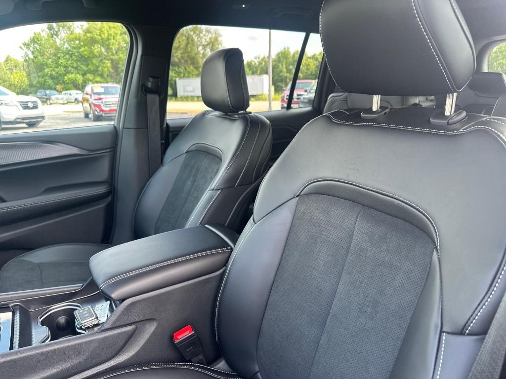 new 2025 Jeep Grand Cherokee L car, priced at $49,098
