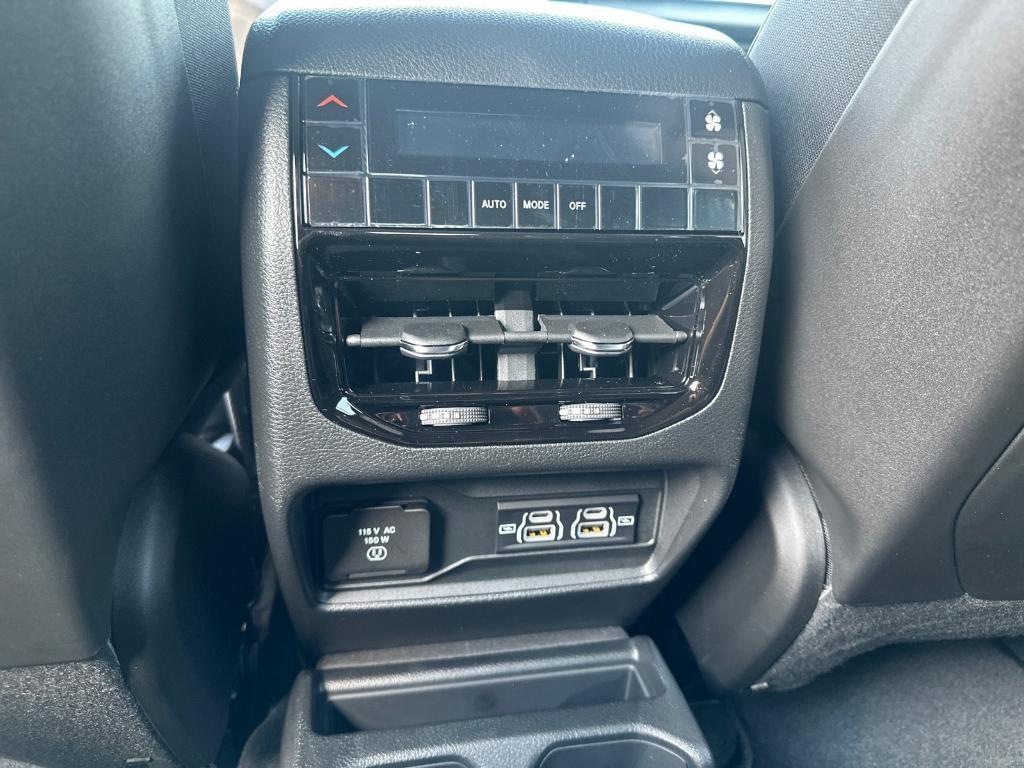 new 2025 Jeep Grand Cherokee L car, priced at $49,098