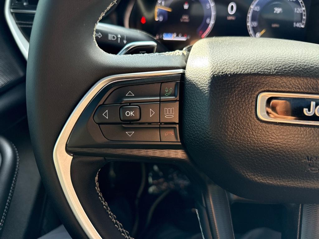 used 2024 Jeep Grand Cherokee car, priced at $37,270