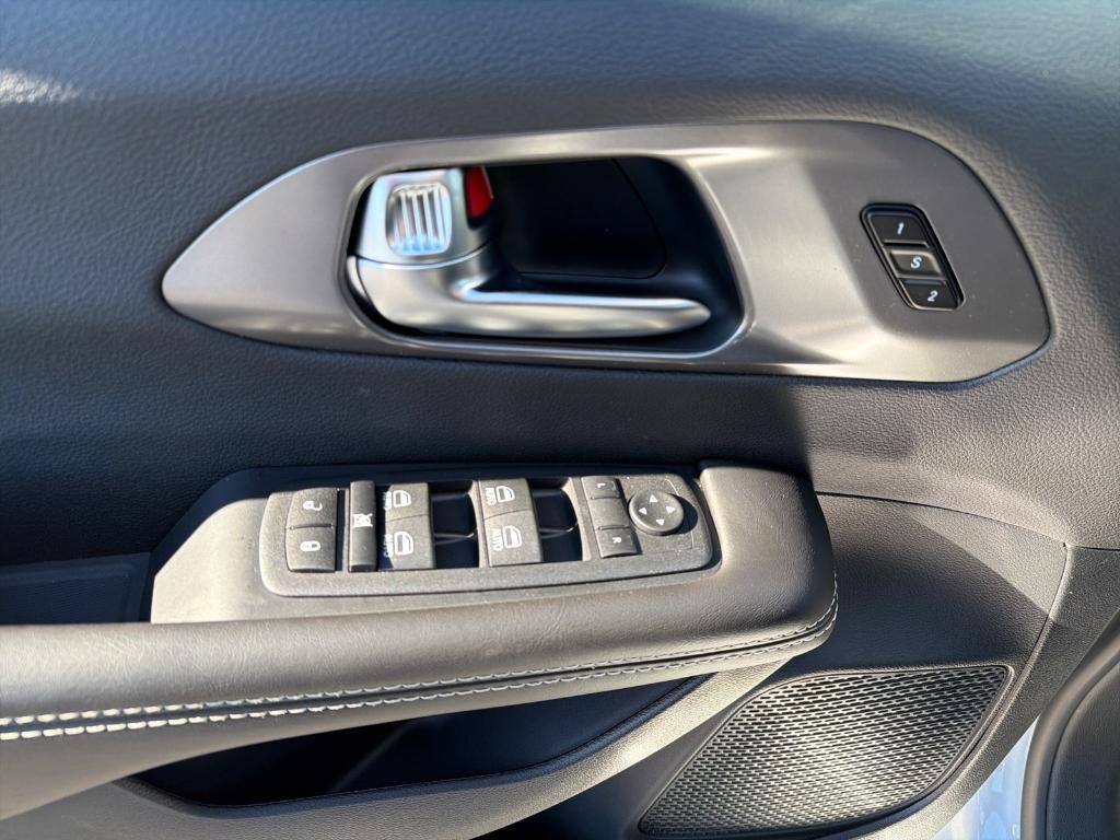 new 2026 Chrysler Pacifica car, priced at $46,278