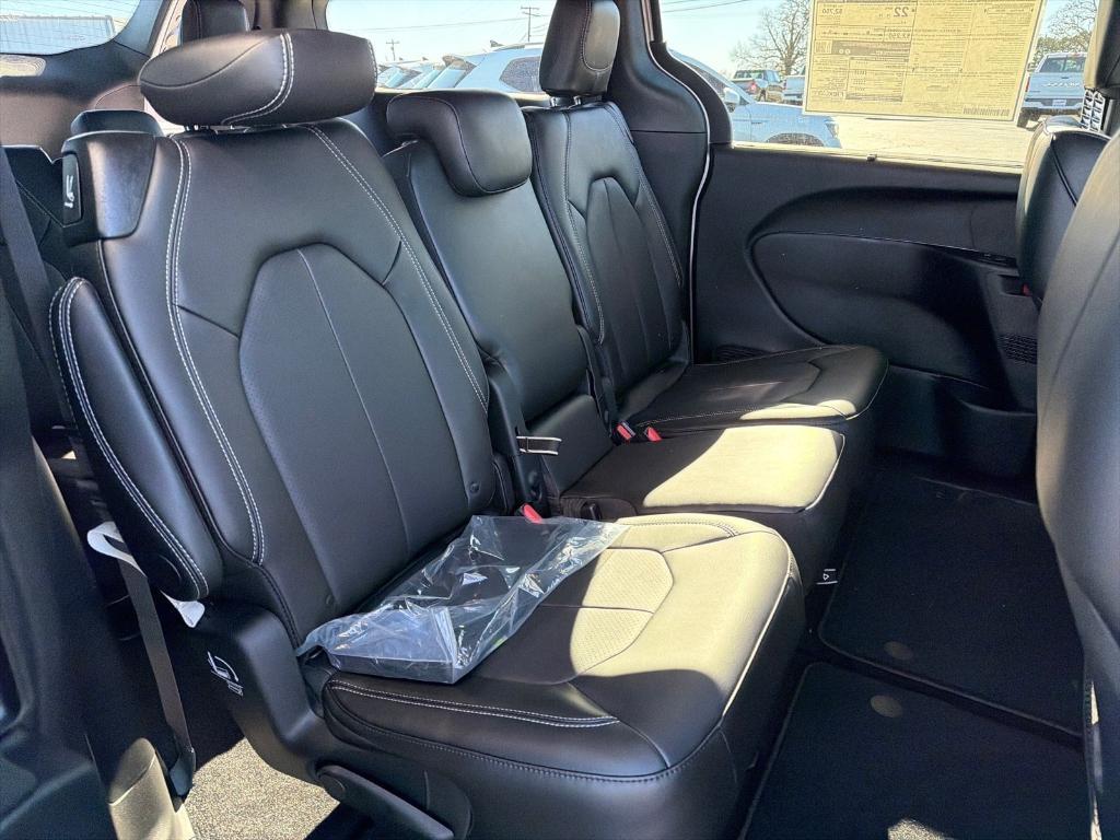 new 2026 Chrysler Pacifica car, priced at $46,278