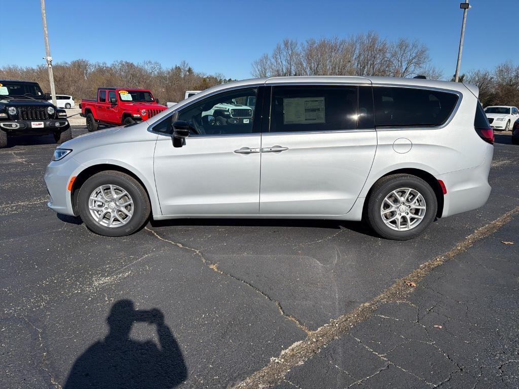 new 2026 Chrysler Pacifica car, priced at $46,278