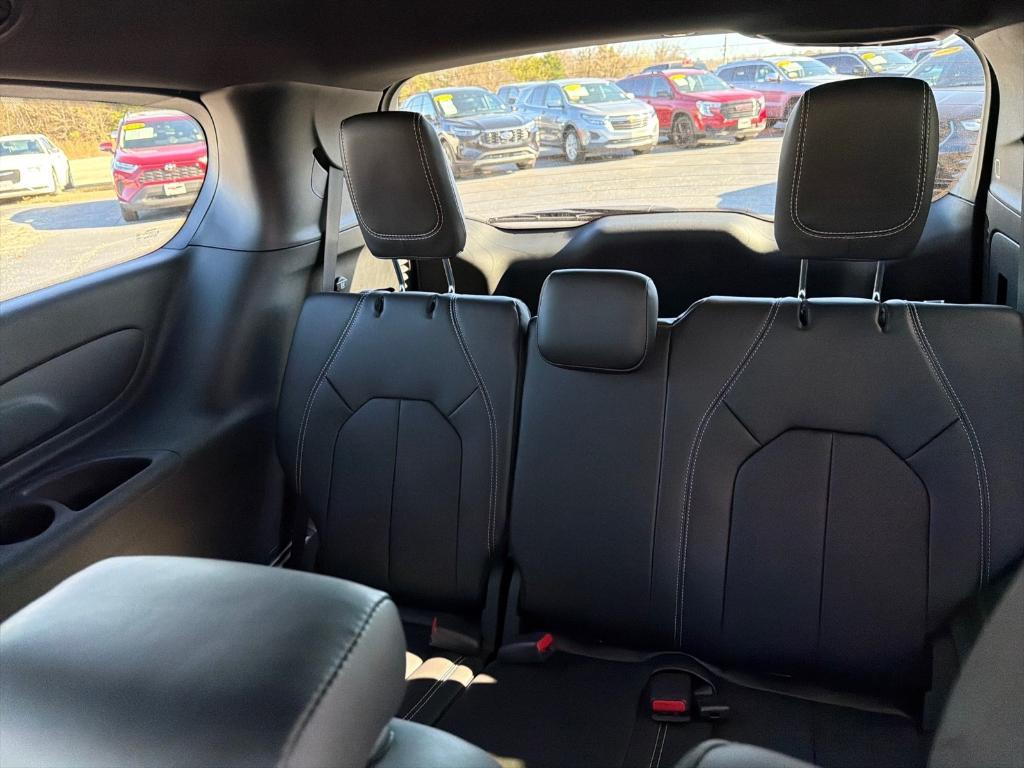 new 2026 Chrysler Pacifica car, priced at $46,278