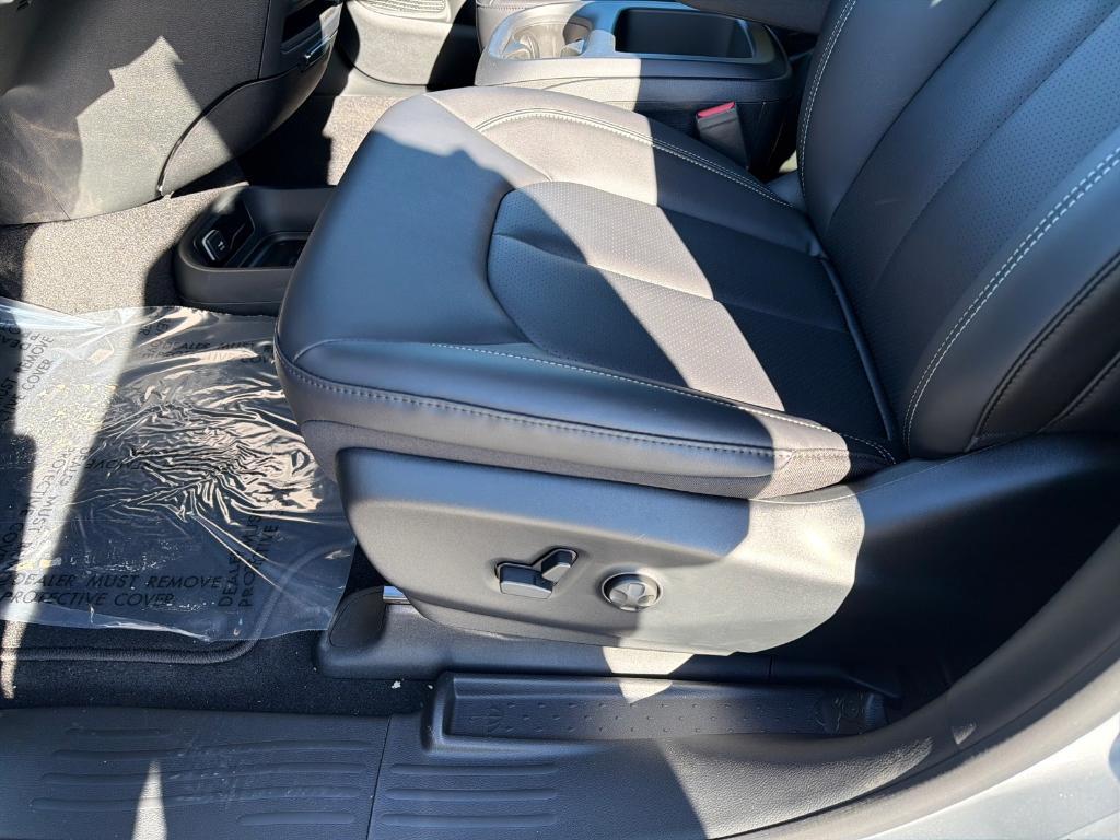 new 2026 Chrysler Pacifica car, priced at $46,278