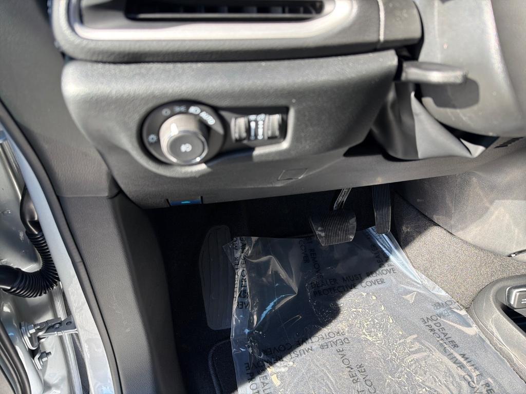 new 2026 Chrysler Pacifica car, priced at $46,278