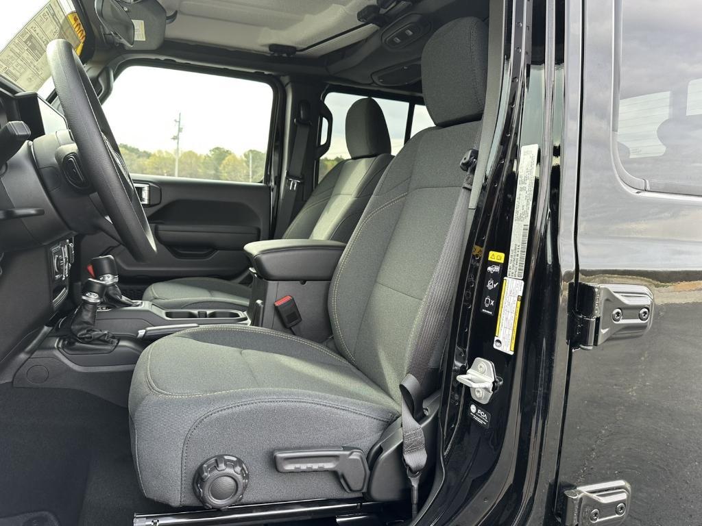 new 2025 Jeep Gladiator car, priced at $43,440