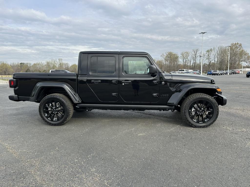 new 2025 Jeep Gladiator car, priced at $43,440