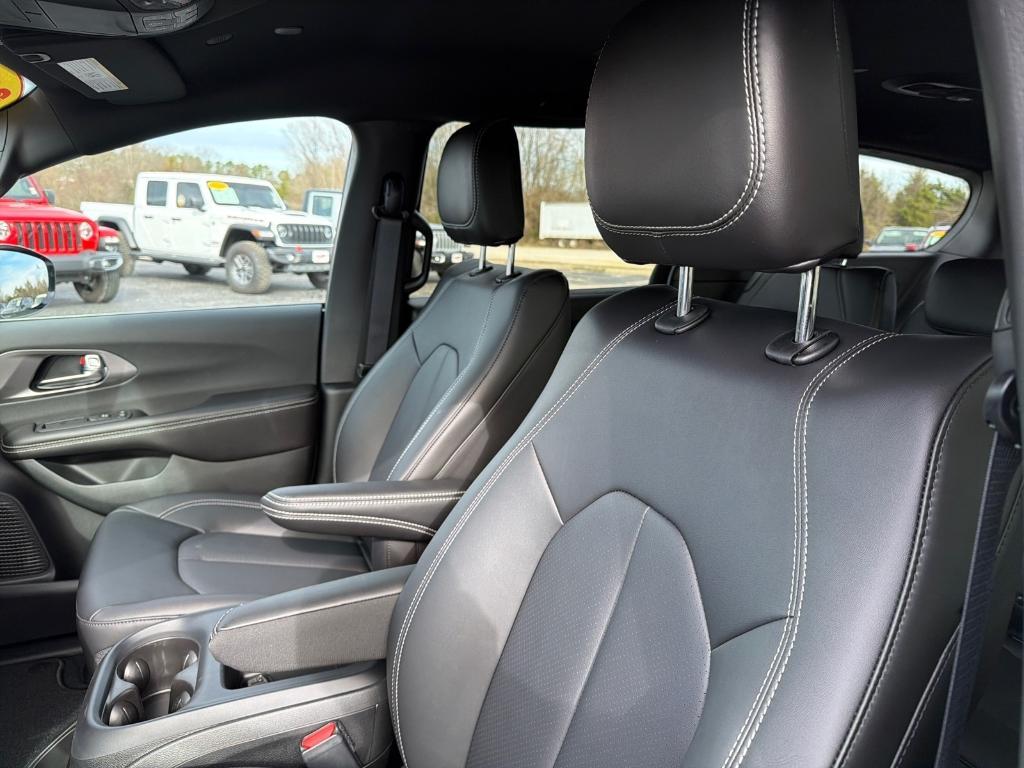 new 2026 Chrysler Pacifica car, priced at $45,783