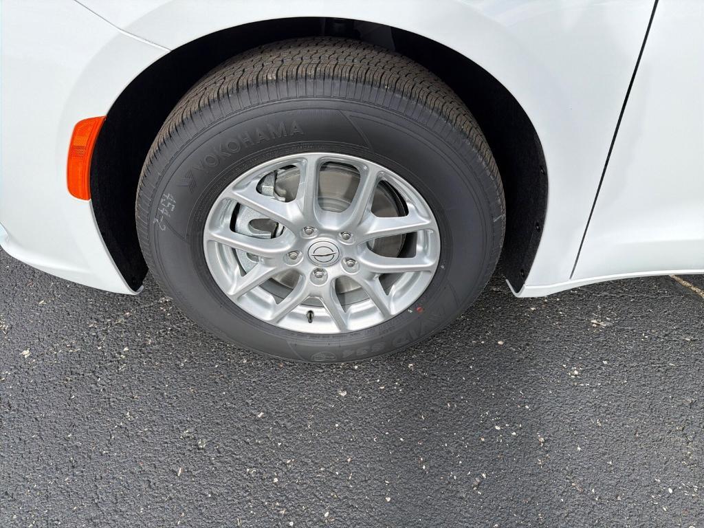 new 2026 Chrysler Pacifica car, priced at $45,783