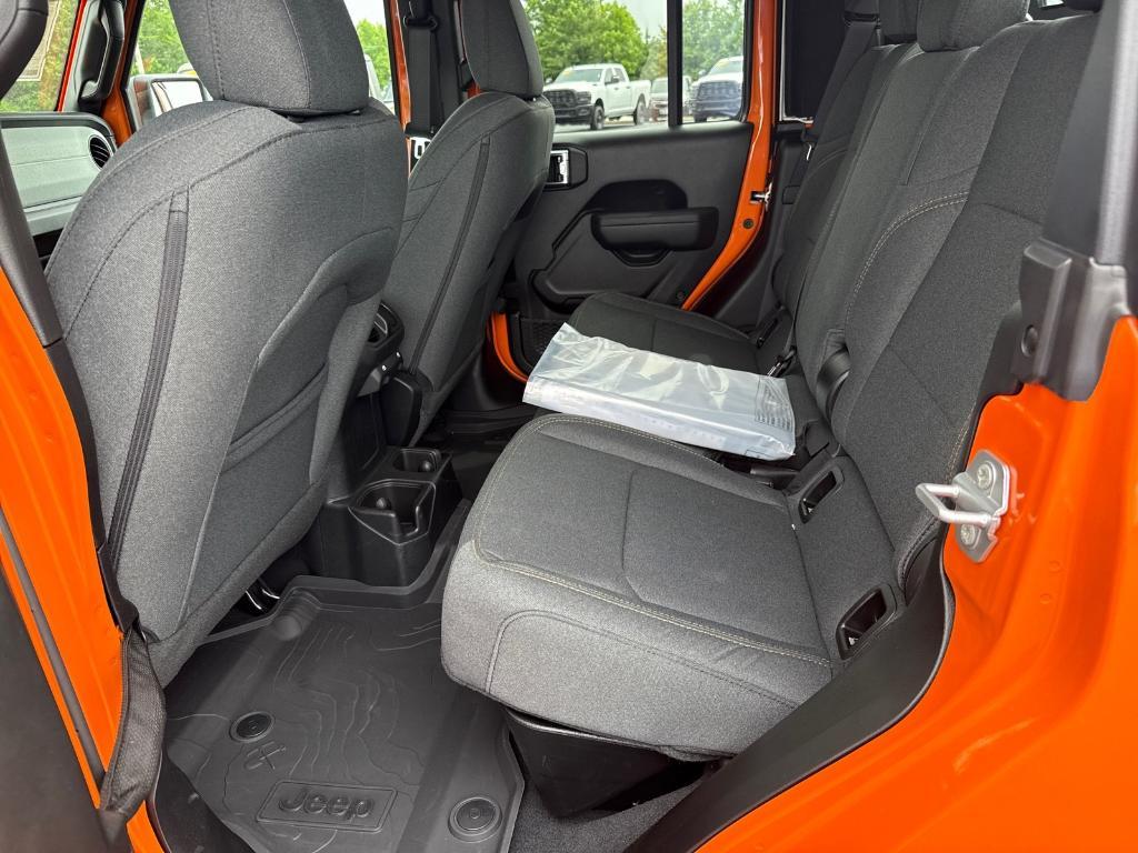 new 2025 Jeep Gladiator car, priced at $53,090
