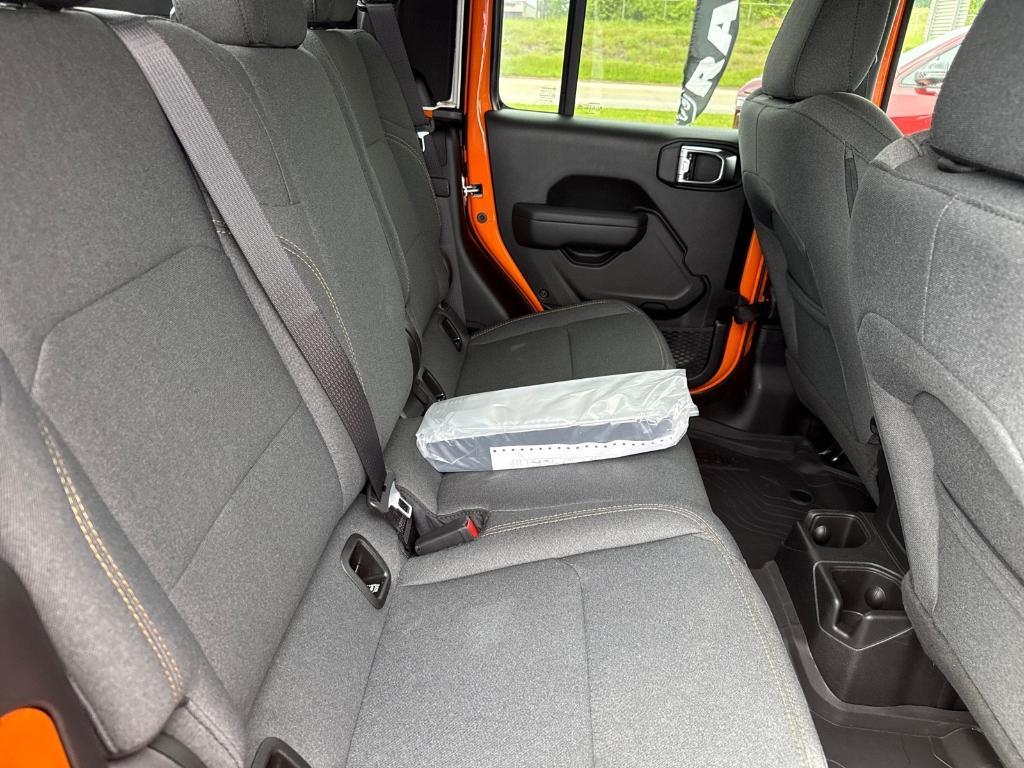 new 2025 Jeep Gladiator car, priced at $53,090