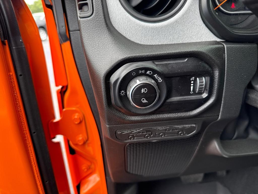 new 2025 Jeep Gladiator car, priced at $53,090