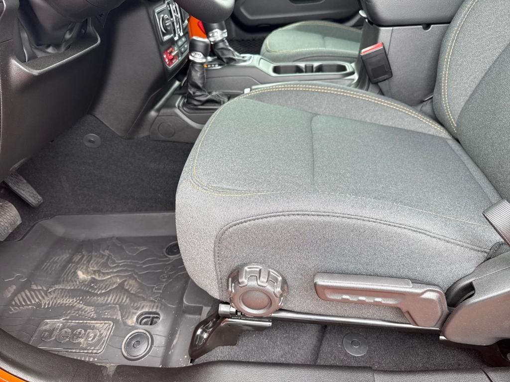 new 2025 Jeep Gladiator car, priced at $53,090