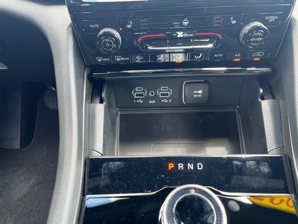 new 2025 Jeep Grand Cherokee L car, priced at $45,920