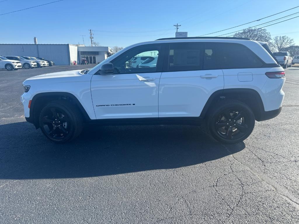 new 2025 Jeep Grand Cherokee car, priced at $46,580