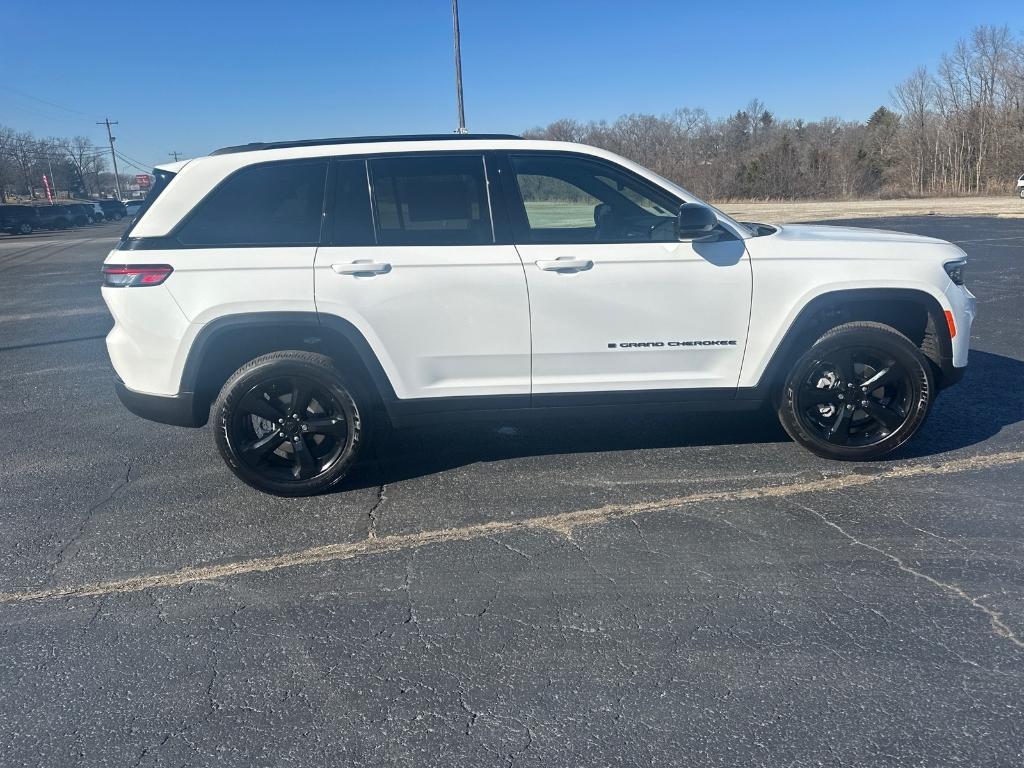 new 2025 Jeep Grand Cherokee car, priced at $46,580