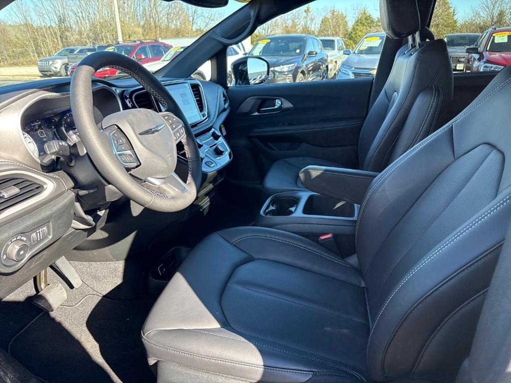 new 2026 Chrysler Pacifica car, priced at $45,783