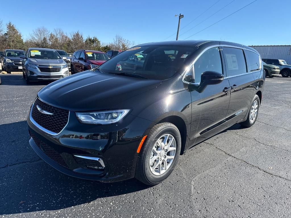 new 2026 Chrysler Pacifica car, priced at $45,783