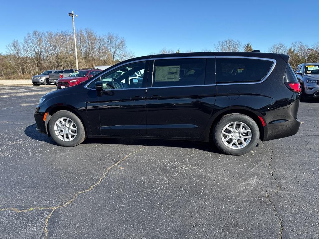 new 2026 Chrysler Pacifica car, priced at $45,783