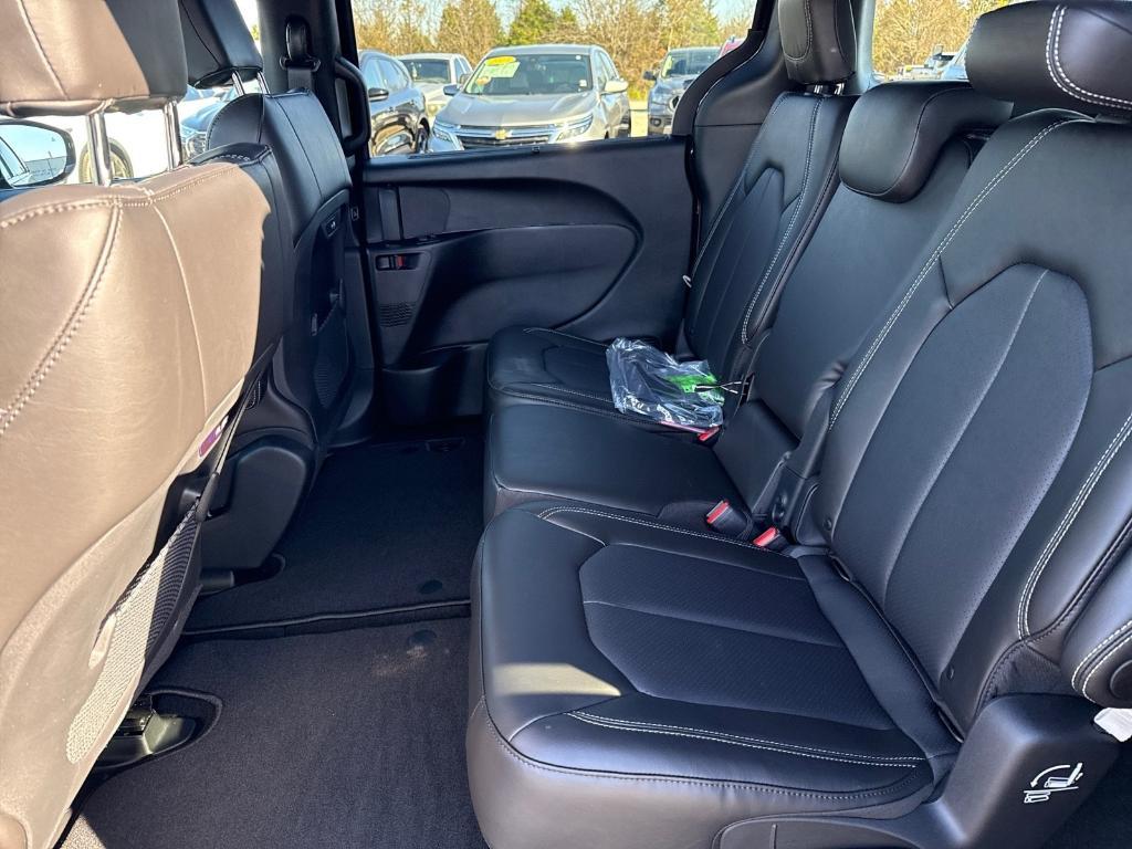 new 2026 Chrysler Pacifica car, priced at $45,783