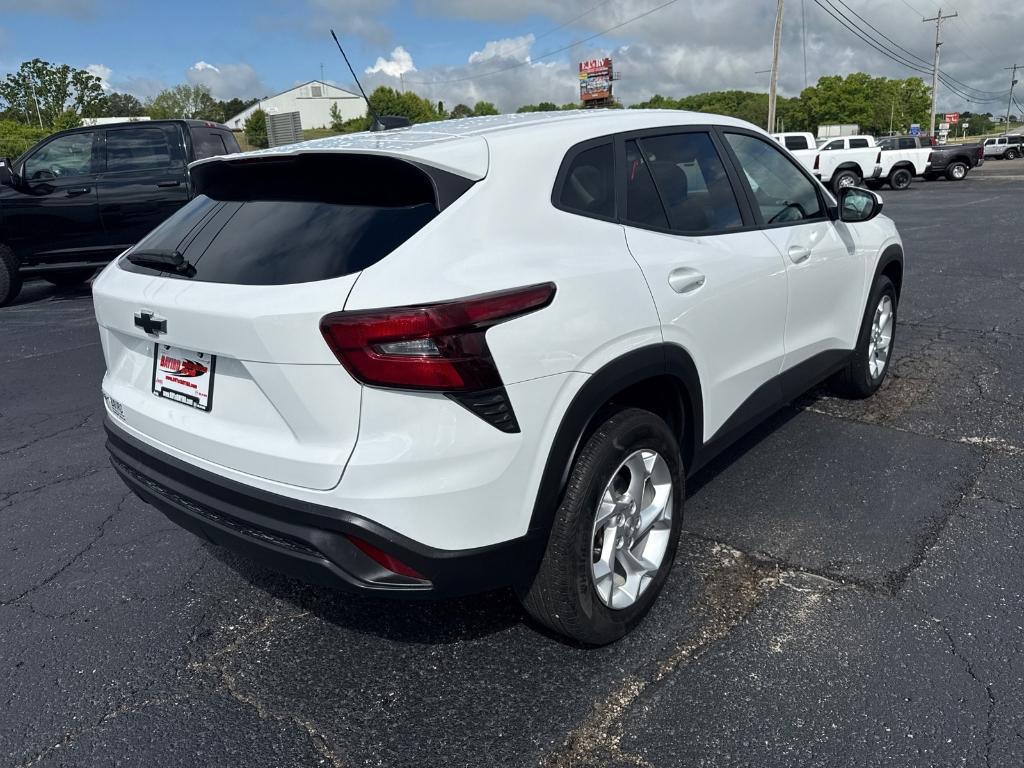 used 2025 Chevrolet Trax car, priced at $25,874