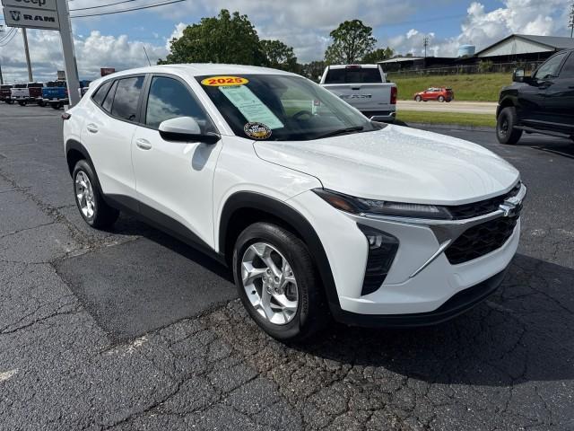 used 2025 Chevrolet Trax car, priced at $25,670