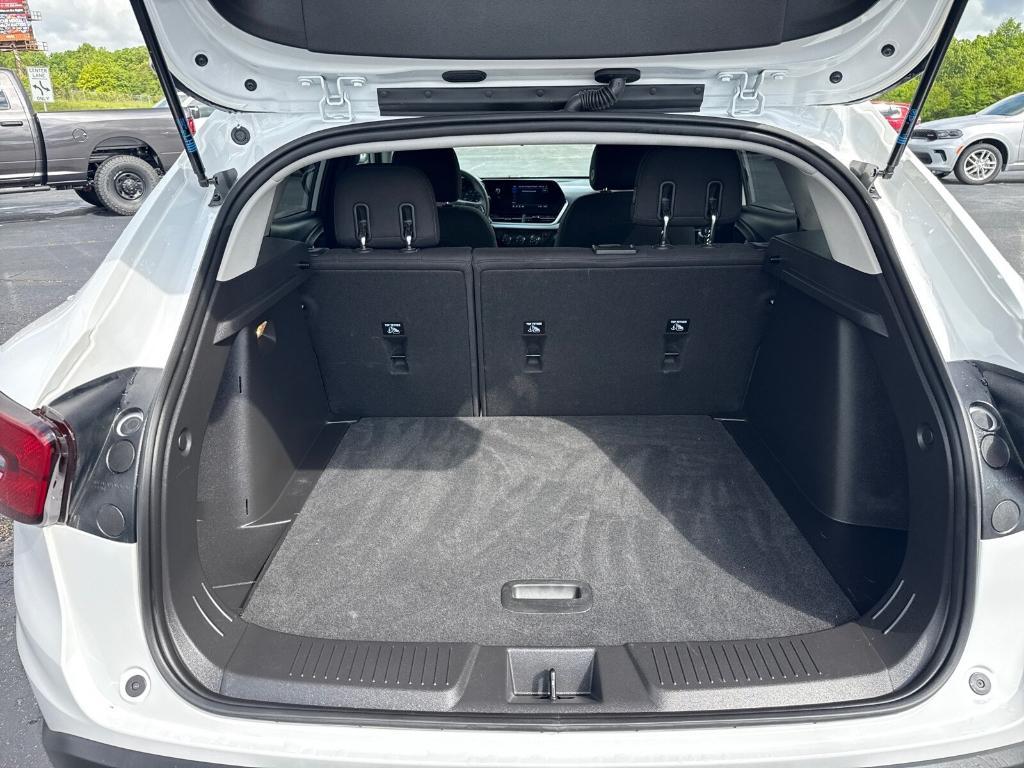 used 2025 Chevrolet Trax car, priced at $24,364